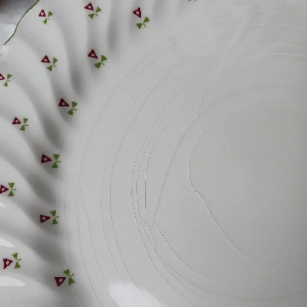 LAURA ASHLEY THISTLE MADE IN ENGLAND DINNER SET FOR 4